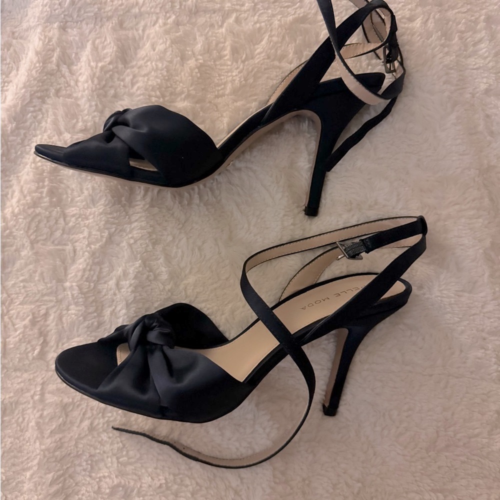 Pelle Moda Blue Stiletto Heels with Bow Detail